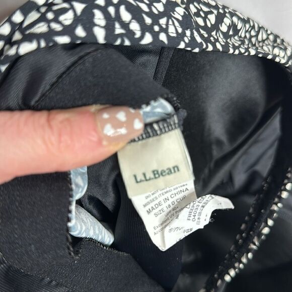 L.L.Bean Geometric Print UPF 50+ One Piece Swimsuit. Size 18 D Cup. - Picture 10 of 13